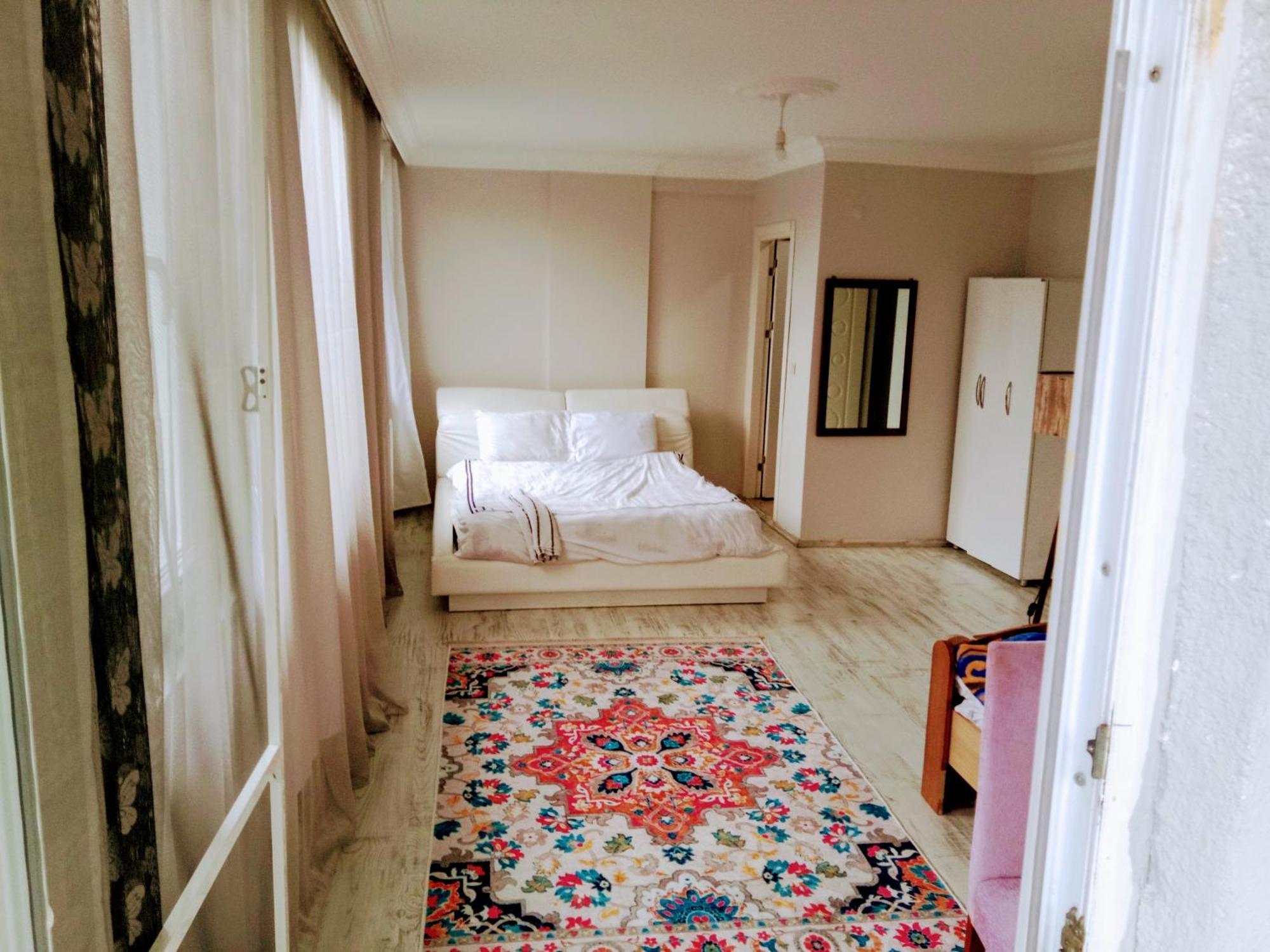 Ahmet Teacher Hotel, 5 Minutes From The Airport Arnavutkoy Exterior foto